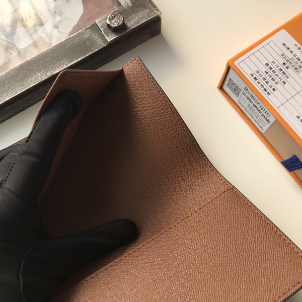 LVコピーウォレット角部分ディテール